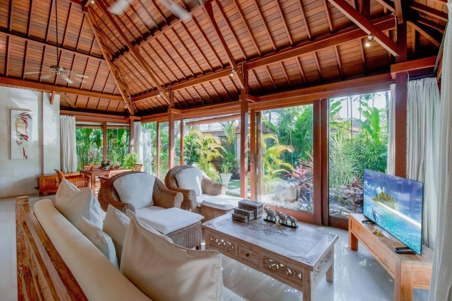 Heart Of Seminyak, 2Br, Sleeps 4, Walk To Bintang Villa Eksteriør billede